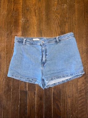 Universal Thread Light Wash Denim Shorts